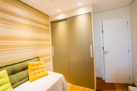 Apartamento à venda com 118m², 3 quartos e 4 vagas Apartamento à venda com 118m², 3 quartos e 4 vagasQuarto 2