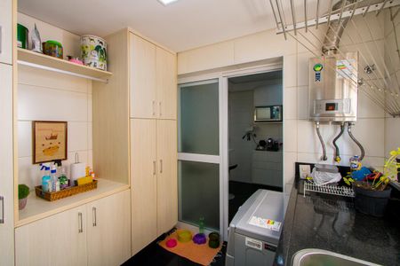 Apartamento à venda com 118m², 3 quartos e 4 vagas Apartamento à venda com 118m², 3 quartos e 4 vagasÁrea de serviço