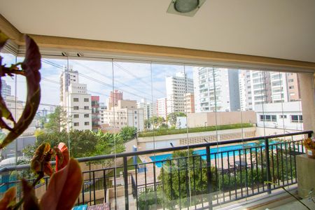 Apartamento à venda com 118m², 3 quartos e 4 vagas Apartamento à venda com 118m², 3 quartos e 4 vagasVista do quarto 2
