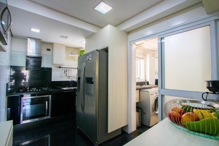 Apartamento à venda com 118m², 3 quartos e 4 vagas Apartamento à venda com 118m², 3 quartos e 4 vagasCozinha