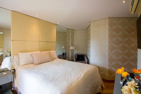 Apartamento à venda com 118m², 3 quartos e 4 vagas Apartamento à venda com 118m², 3 quartos e 4 vagasSuíte