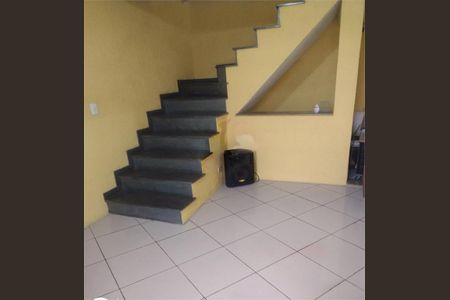 Casa de condomínio à venda com 160m², 3 quartos e 2 vagas
