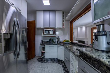 Casa à venda com 390m², 4 quartos e 4 vagas