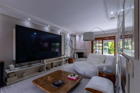 Casa à venda com 390m², 4 quartos e 4 vagas