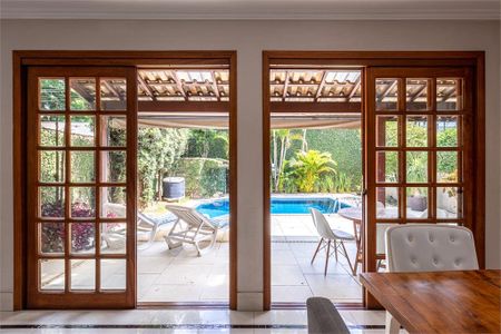 Casa à venda com 390m², 4 quartos e 4 vagas