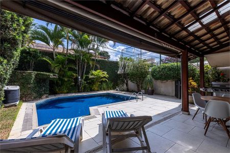 Casa à venda com 390m², 4 quartos e 4 vagas