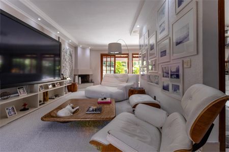 Casa à venda com 390m², 4 quartos e 4 vagas