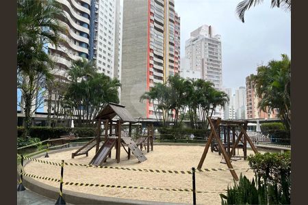 Apartamento à venda com 160m², 4 quartos e 2 vagas