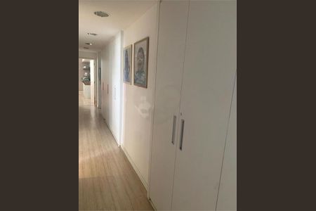 Apartamento à venda com 275m², 3 quartos e 3 vagas