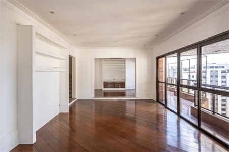 Apartamento à venda com 591m², 4 quartos e 5 vagas