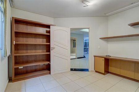Casa à venda com 454m², 5 quartos e 4 vagas