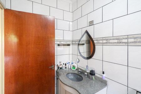 Casa à venda com 177m², 2 quartos e 3 vagas Casa à venda com 177m², 2 quartos e 3 vagasBanheiro Social