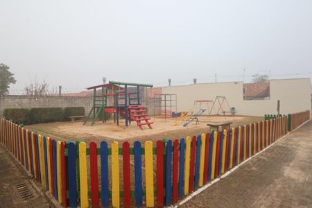 Casa de condomínio à venda com 55m², 2 quartos e 2 vagasÁrea comum - Playground