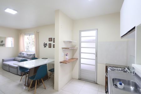 Casa de condomínio à venda com 55m², 2 quartos e 2 vagasCozinha