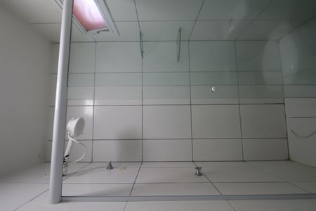 Casa de condomínio à venda com 55m², 2 quartos e 2 vagasBanheiro Social