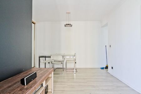 Apartamento à venda com 55m², 2 quartos e 1 vaga Apartamento à venda com 55m², 2 quartos e 1 vagaSala