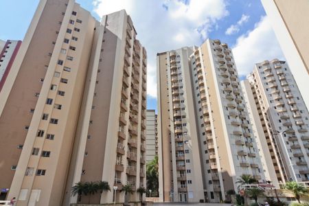 Apartamento à venda com 55m², 2 quartos e 1 vaga Apartamento à venda com 55m², 2 quartos e 1 vagaFachada