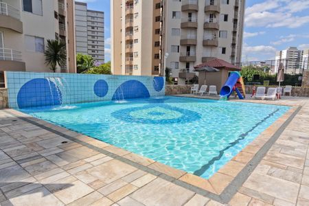 Apartamento à venda com 55m², 2 quartos e 1 vaga Apartamento à venda com 55m², 2 quartos e 1 vagaÁrea comum - Piscina
