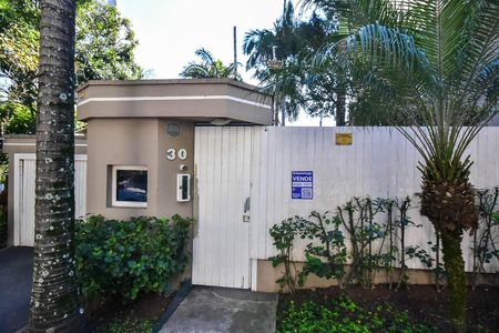 Casa de condomínio à venda com 100m², 3 quartos e 2 vagasFachada