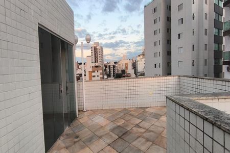 Apartamento à venda com 218m², 4 quartos e 4 vagas