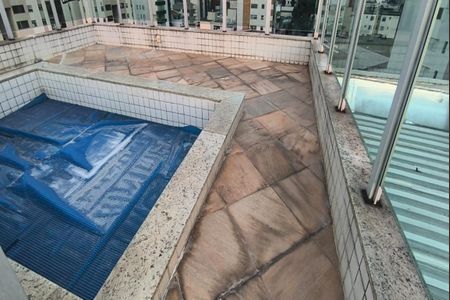 Apartamento à venda com 218m², 4 quartos e 4 vagas