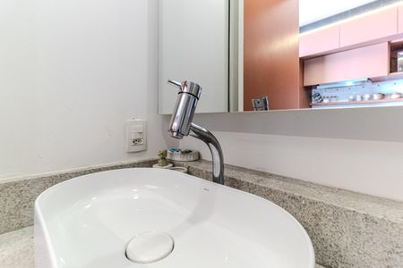 Studio à venda com 27m², 1 quarto e sem vaga Studio à venda com 27m², 1 quarto e sem vagaBanheiro Social