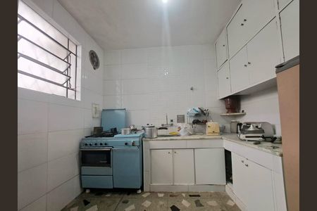Casa à venda com 360m², 4 quartos e 4 vagas Casa à venda com 360m², 4 quartos e 4 vagasCozinha