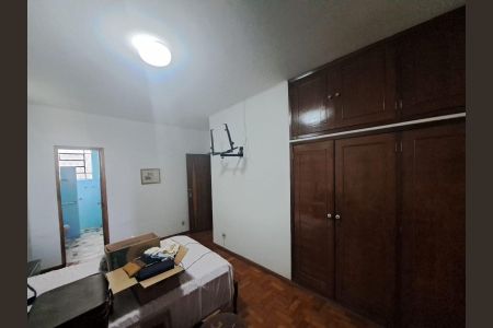 Casa à venda com 360m², 4 quartos e 4 vagas Casa à venda com 360m², 4 quartos e 4 vagasSuíte