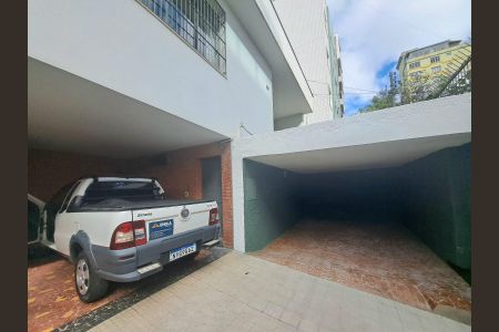 Casa à venda com 360m², 4 quartos e 4 vagas Casa à venda com 360m², 4 quartos e 4 vagasÁrea Externa