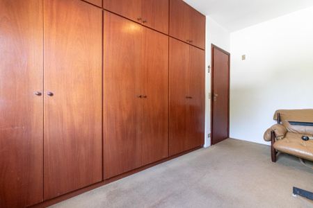 Casa à venda com 266m², 5 quartos e 4 vagasQuarto 2