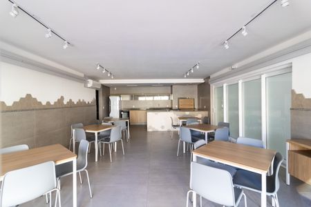 Apartamento à venda com 66m², 3 quartos e 2 vagas Apartamento à venda com 66m², 3 quartos e 2 vagasÁrea comum - Salão de festas