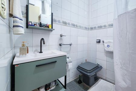 Apartamento à venda com 52m², 2 quartos e 1 vaga Apartamento à venda com 52m², 2 quartos e 1 vagaBanheiro Social