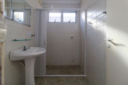 Apartamento para alugar com 66m², 2 quartos e 2 vagas Apartamento para alugar com 66m², 2 quartos e 2 vagasBanheiro