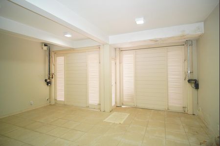 Casa à venda com 240m², 3 quartos e 4 vagasGaragem