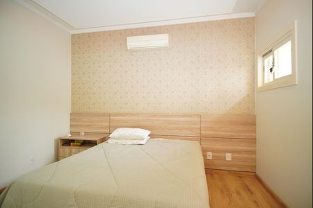 Casa à venda com 240m², 3 quartos e 4 vagasSuíte 1