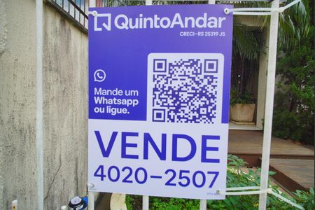 Casa à venda com 240m², 3 quartos e 4 vagasPlaca