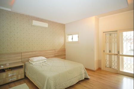 Casa à venda com 240m², 3 quartos e 4 vagasSuíte 1