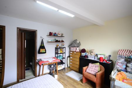 Casa à venda com 170m², 4 quartos e 2 vagasQuarto