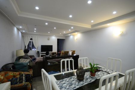 Casa à venda com 170m², 4 quartos e 2 vagasSala