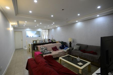 Casa à venda com 170m², 4 quartos e 2 vagasSala