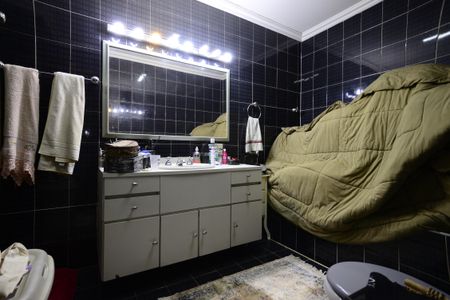 Casa à venda com 170m², 4 quartos e 2 vagasBanheiro