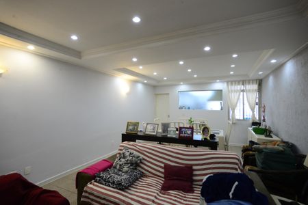 Casa à venda com 170m², 4 quartos e 2 vagasSala