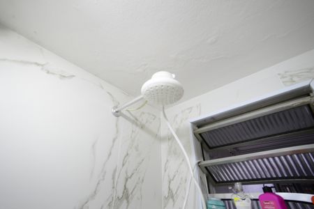 Casa à venda com 170m², 4 quartos e 2 vagasBanheiro de Serviço