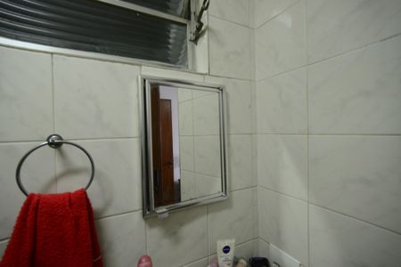 Casa à venda com 170m², 4 quartos e 2 vagasBanheiro