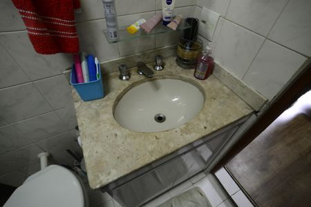 Casa à venda com 170m², 4 quartos e 2 vagasBanheiro