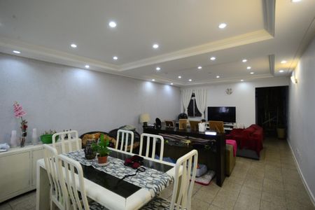 Casa à venda com 170m², 4 quartos e 2 vagasSala