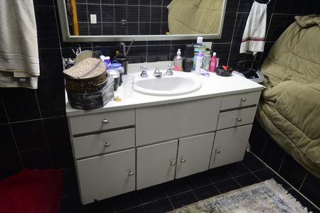 Casa à venda com 170m², 4 quartos e 2 vagasBanheiro