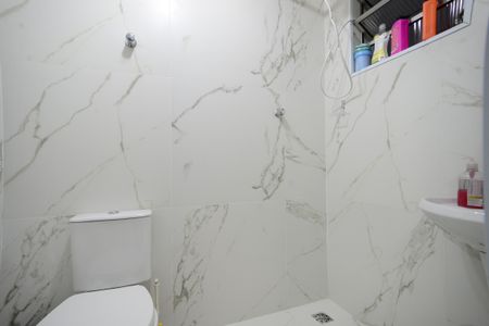 Casa à venda com 170m², 4 quartos e 2 vagasBanheiro de Serviço