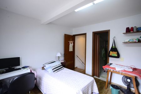 Casa à venda com 170m², 4 quartos e 2 vagasQuarto