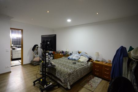 Casa à venda com 170m², 4 quartos e 2 vagasQuarto